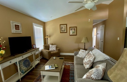 Landrum Cottage | "Charming ~ Refreshing ~ Convenient"