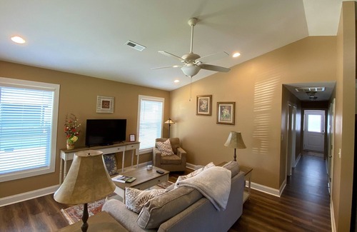 Landrum Cottage | "Charming ~ Refreshing ~ Convenient"
