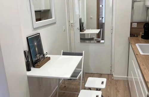 Vernier Apartment | Charming Refurbished Apartment