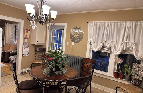 Green Bay House | Charming, Remodeled Lower Duplex 10 Mins from Airport, Hospitals & Lambeau Field