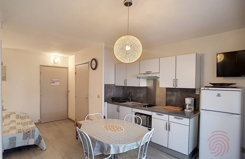 Lamalou-les-Bains Apartment | Charming Renovated Apartment with Terrace, Garden View, and Free Wi-Fi Near Lamalou-les-Bains Center