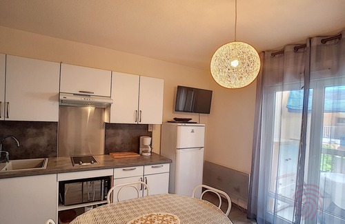 Lamalou-les-Bains Apartment | Charming Renovated Apartment with Terrace, Garden View, and Free Wi-Fi Near Lamalou-les-Bains Center