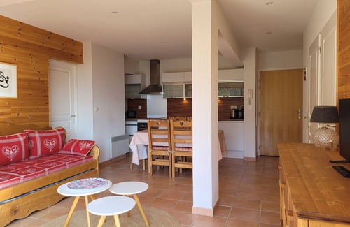 Pra Loup Apartment | Charming renovated 2-room cabin with terrace and parking, Pra-Loup