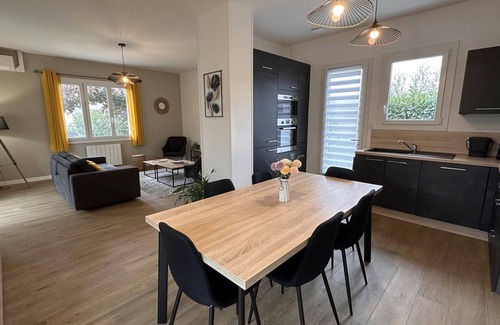 Brout-Vernet Cottage | *Charming Renovated Cottage with Garden, near Village Center, Ideal for Families*