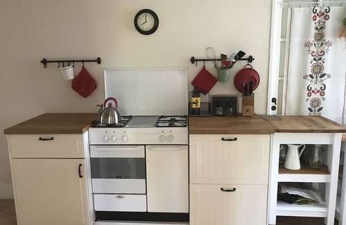 Castillonnes House | Charming Renovated Farmhouse Near Town