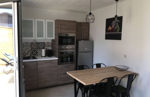 Barbatre Cottage | Charming Renovated Home Near Beach with Private Parking and Terrace