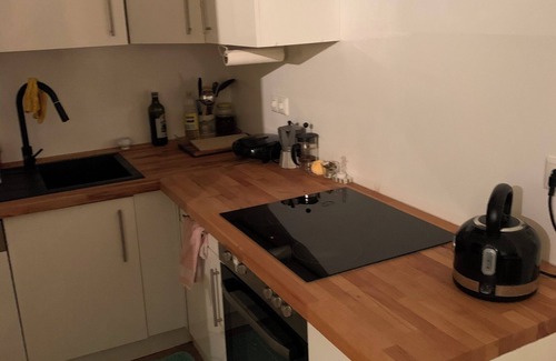 Gesundbrunnen Apartment | Charming Retreat in Wedding