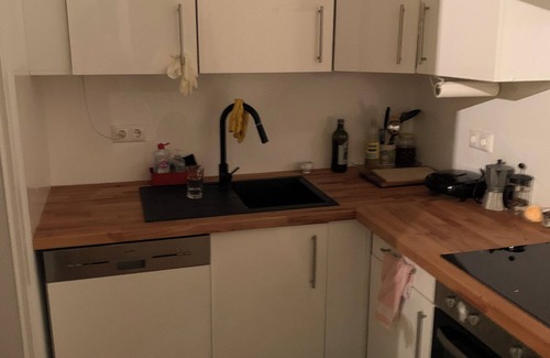 Gesundbrunnen Apartment | Charming Retreat in Wedding