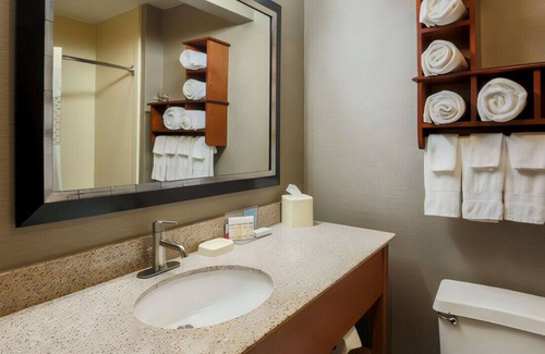 Beaumont Residential House | Charming Room w/ Irresistible Blend of Luxury!