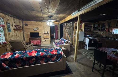 Madera Cottage | Charming Rustic cottage in houtzdale not far from PSU State college Pennsylvania