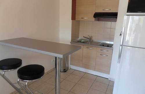 L'Ermitage-les-Bains Apartment | CHARMING STUDIO great location, swimming pool, shops, lagoon and Maïdo view