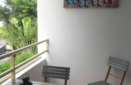 L'Ermitage-les-Bains Apartment | CHARMING STUDIO great location, swimming pool, shops, lagoon and Maïdo view