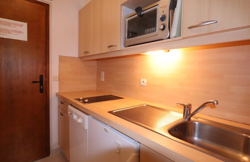 Meribel-Mottaret Apartment | Charming Ski-In/Ski-Out Studio with South-Facing Balcony - Sleeps 4