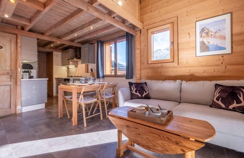 Les Bossons Ski Chalet | Charming small chalet with Aiguille du Midi view