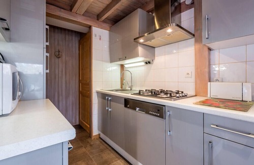 Les Bossons Ski Chalet | Charming small chalet with Aiguille du Midi view