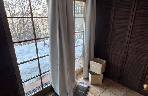 Snowmass Village Apartment | Charming Snowmass Village apartment with WiFi - perfect for a cozy getaway