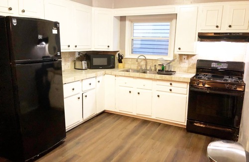 Front Park House | Charming, Spacious, 4 bedroom House in Buffalo Close to Downtown and Elmwood