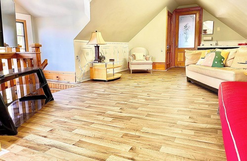 Terrebonne Apartment | Charming,Spacious Apartment in the Heart of the Historic City of Old Terrebonne