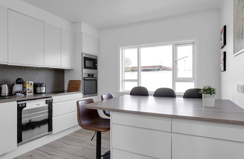 Seltjarnarnes Apartment | Charming & Spacious apt.