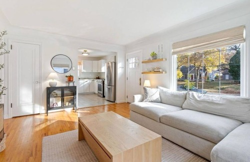 St. Louis Park House | Charming St. Louis Park Home