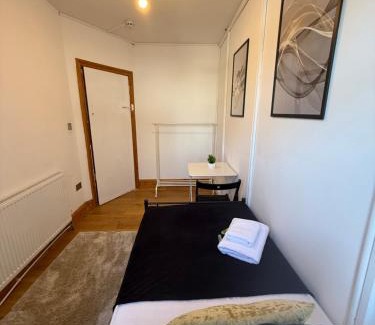 Ealing House | Charming Stay House