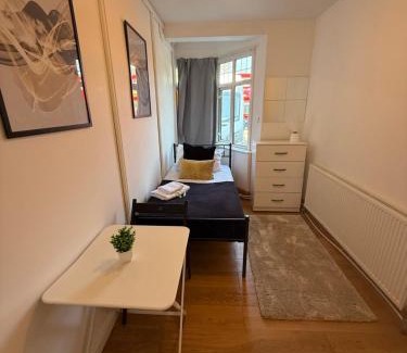 Ealing House | Charming Stay House