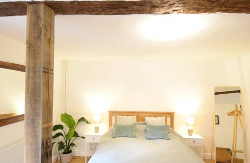 Woodstock Apartment | Charming Stay in Woodstock, near Oxford
