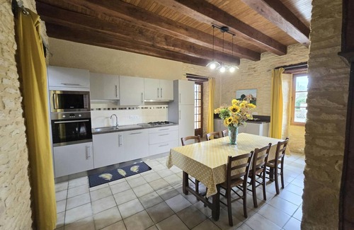 Salignac-Eyvignes Cottage | Charming Stone House with Fireplace, Terrace, and Close to Sarlat
