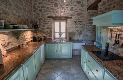 Montreal House | Charming stone house with a private pool
