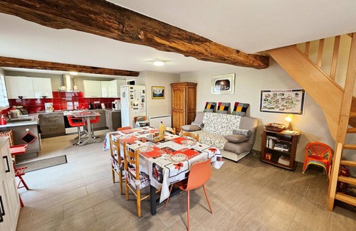 Sazilly Cottage | Charming stone house with garden, near Chinon, Wifi included