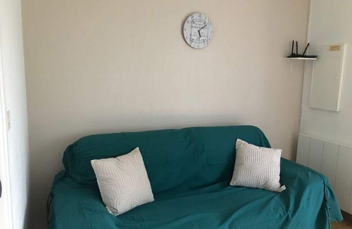 Brecey Cottage | Charming stone house with terrace and Wi-Fi