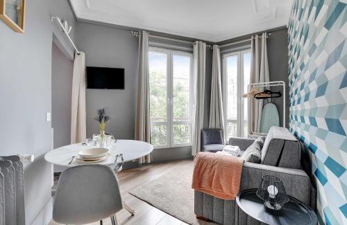 Porte-Saint-Martin Apartment | Charming Studio -2P- Porte Saint-Martin
