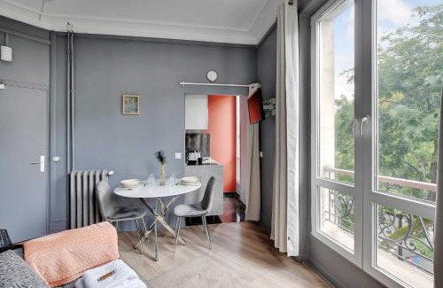 Porte-Saint-Martin Apartment | Charming Studio -2P- Porte Saint-Martin