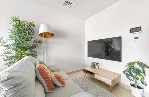 Dubai Apartment | Charming Studio Apt in the Heart of Jabel Ali!