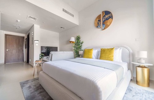 Dubai Apartment | Charming Studio Apt in the Heart of Jabel Ali!