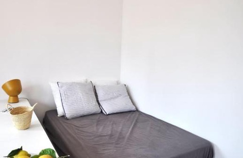 Notre-Dame du Mont Apartment | Charming studio close to the OLD PORT