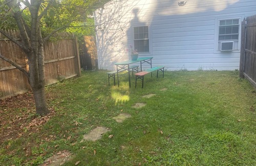 Beacon Cottage | Charming studio cottage with AC in the heart of Beacon