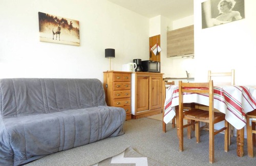 Arette Apartment | Charming Studio for 5 - Ski-in/Ski-out, Balcony with View, Free Parking, Near Shops