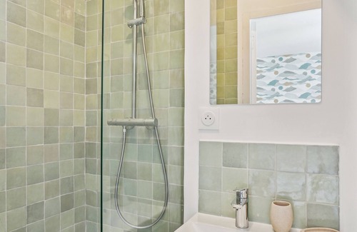 Saint-Vincent-de-Paul Apartment | Charming Studio