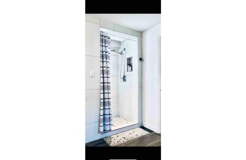 Northeast Miami House | Charming Studio-Free Parking