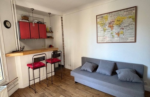 Quartier de la Goutte-d'Or Apartment | Charming Studio in Montmartre with view on Sacré-Coeur church