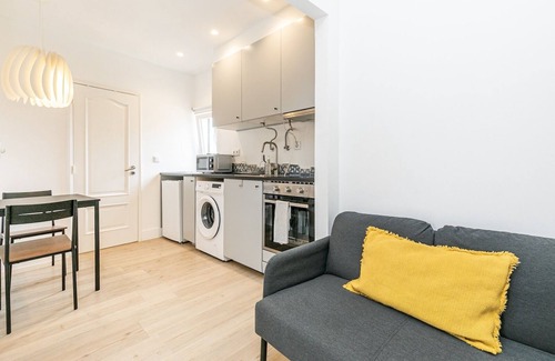 Santo Estevao Apartment | Charming Studio Located in the Heart of Lisbon