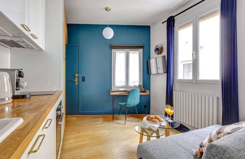 Enfants-Rouges Apartment | Charming Studio Near Place des Vosges Le Marais