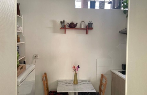 Saint-Fargeau Apartment | Charming studio on courtyard - 20th