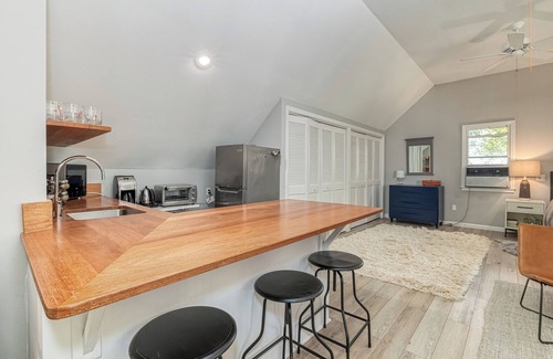 Shelter Island Heights Apartment | Charming Studio on Shelter Island
