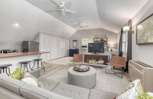 Shelter Island Heights Apartment | Charming Studio on Shelter Island