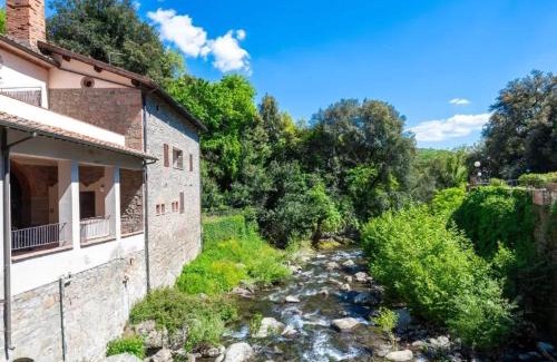 Loro Ciuffenna Apartment | Charming Studio with Shared Pool in Loro Ciuffenna