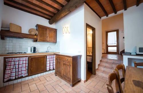 Loro Ciuffenna Apartment | Charming Studio with Shared Pool in Loro Ciuffenna