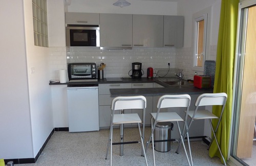 Bandol Apartment | Charming studio with balcony, downtown but QUIET