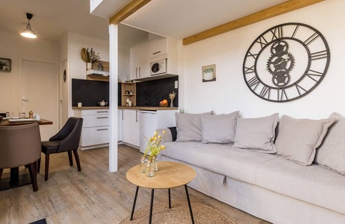 Guerande Cottage | Charming Studio with Garden in Guérande, WiFi included